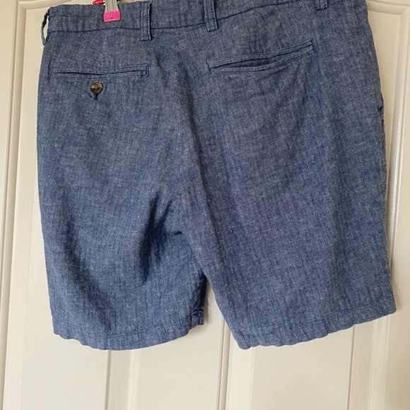 Old navy mens shorts - Picture 2 of 3